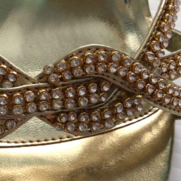 Special Occasions by Saugus Shoe Gold Heels with Rhinestone Accents size 7 slide - Picture 6 of 9